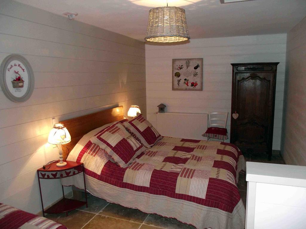 Les Belles Epoques B&B - Piscine - Terrasses - Brumisateurs - Proche Puy Du Fou Saint-Germain-sur-Moine Room photo